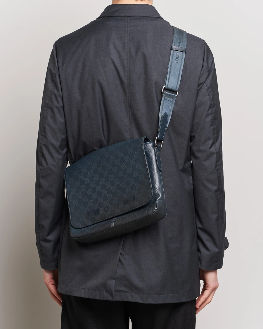 Herre | Louis Vuitton Pre-Owned | Louis Vuitton Pre-Owned | District PM Messenger Bag Damier Infini 