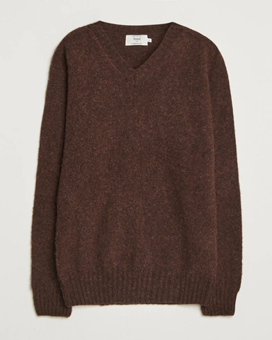 Harley Of Scotland for Care of Carl Harley Of Scotland Brushed Supersoft Lambswool V-Neck Brown – Brun