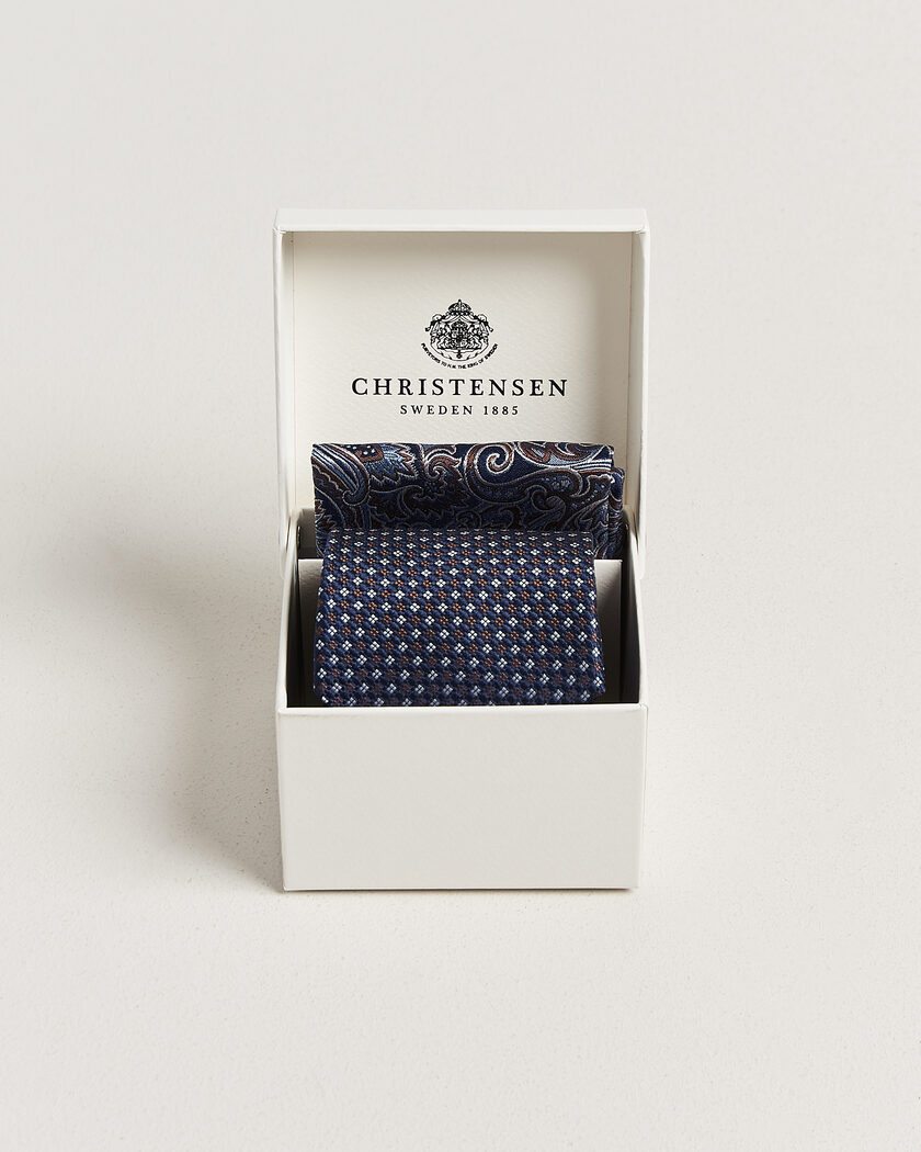 Amanda Christensen Box Set Printed Silk 8cm Tie With Pocket Square Navy/Brown – Blå