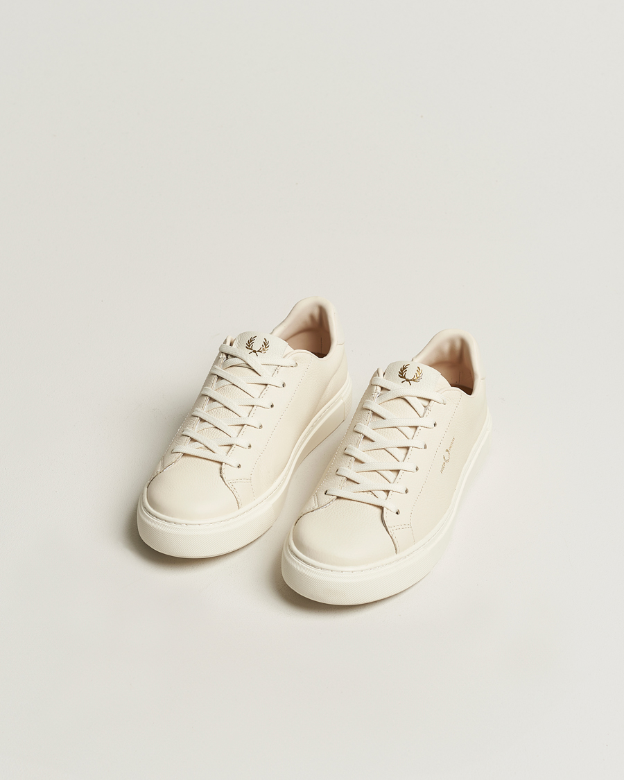 Herre | Nyheder | Fred Perry | B71 Grained Leather Sneaker Ecru