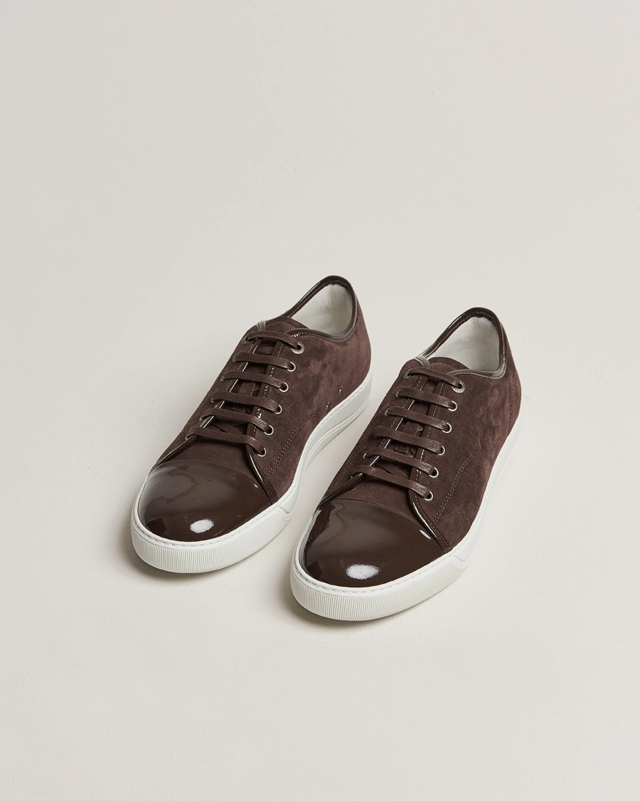 Herre | Sko i ruskind | Lanvin | Patent Cap Toe Sneaker Dark Brown