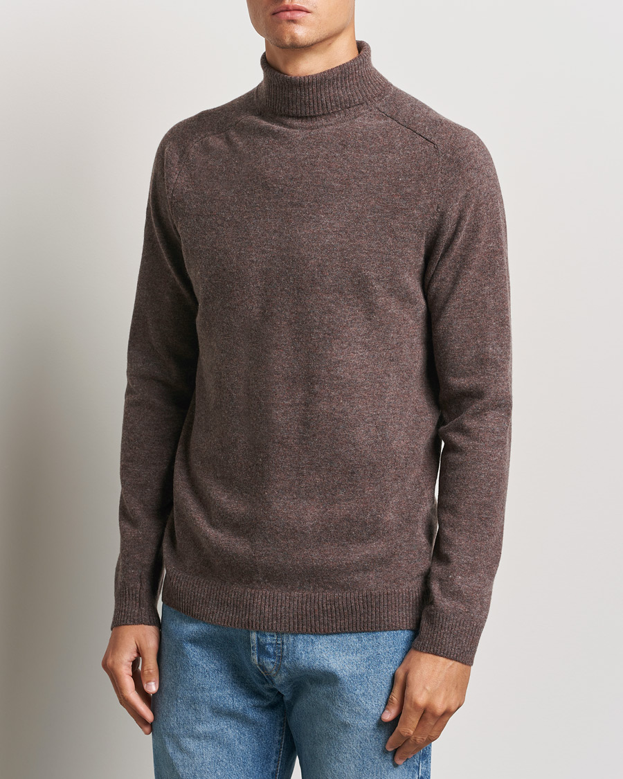 Herre | Nye varemærker | KnowledgeCotton Apparel | Lambswool Rollneck Brown