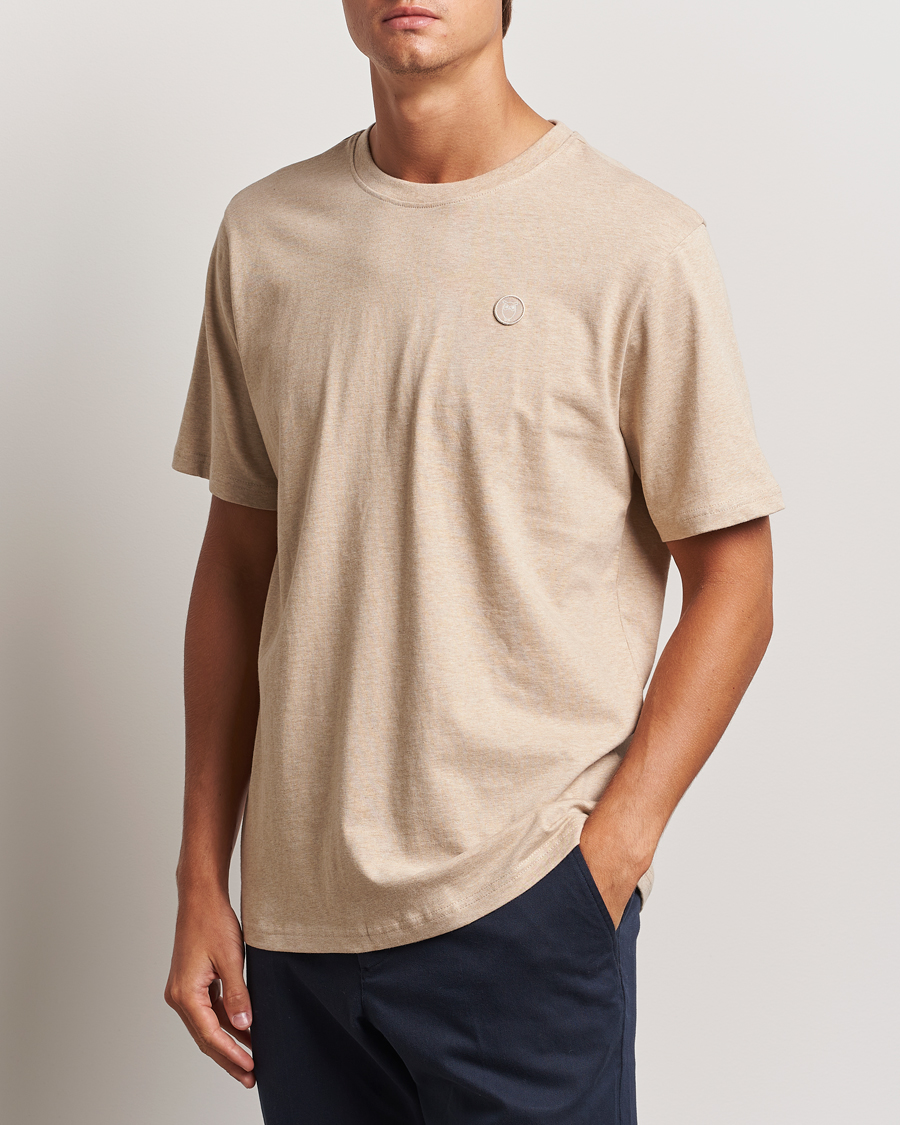 Herre |  | KnowledgeCotton Apparel | Loake Badge T-Shirt Safari Melange