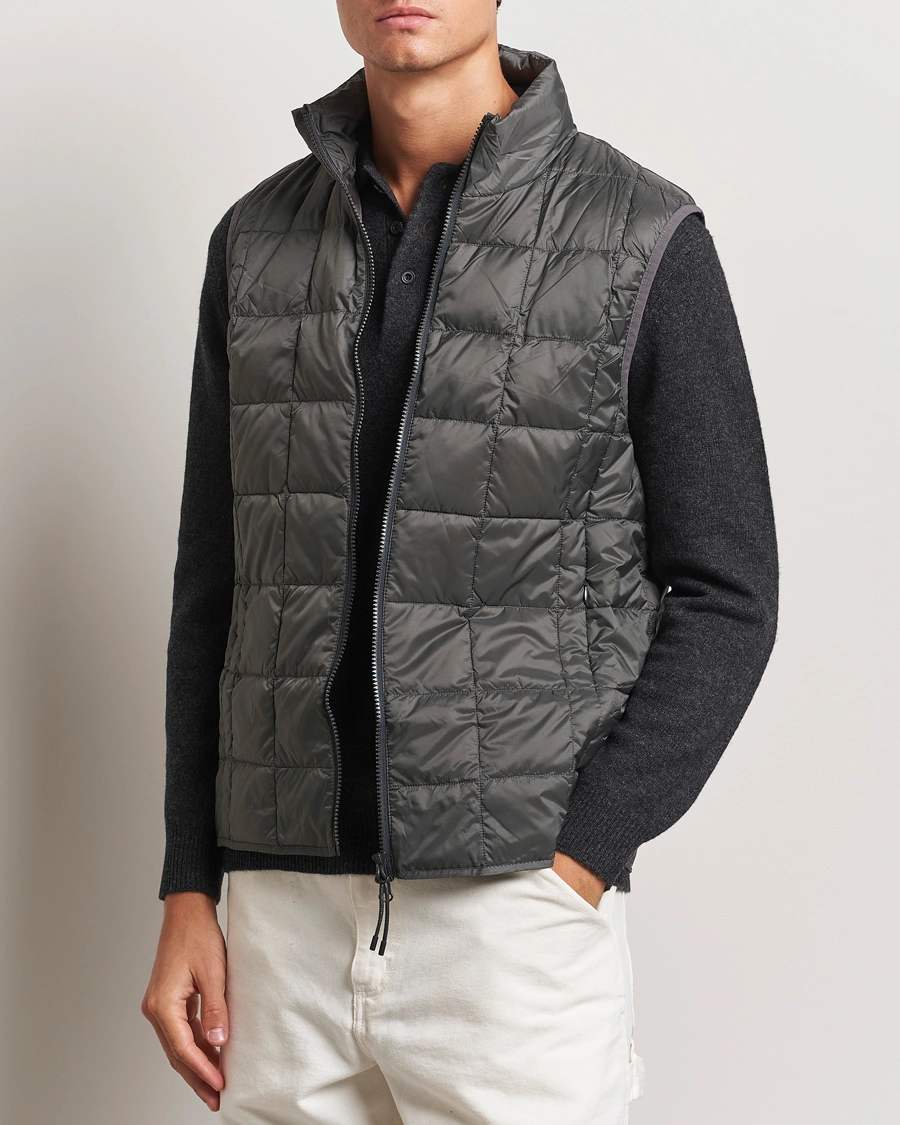 Herre | Tøj | TAION | High Neck Full Zip Lightweight Down Vest Charcoal