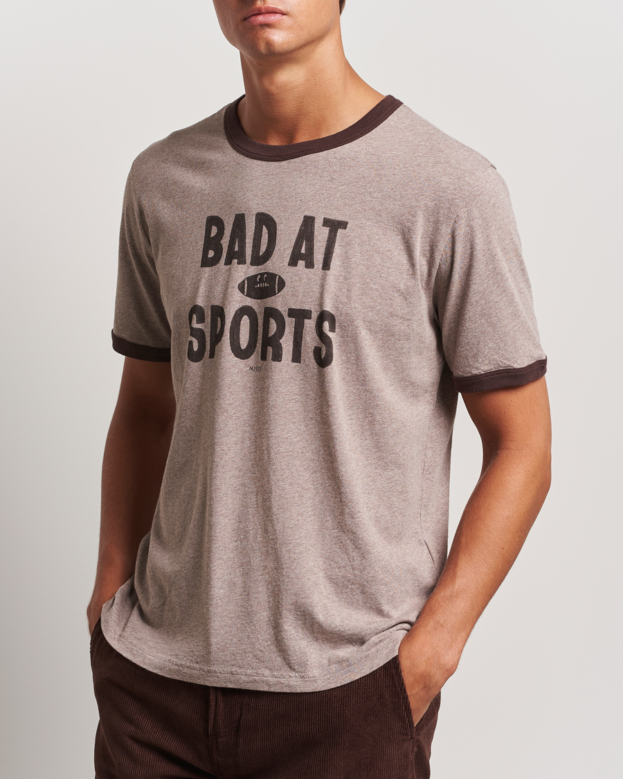 Herre |  | Nudie Jeans | Ricky Bad At Sport T-Shirt Beige Melange