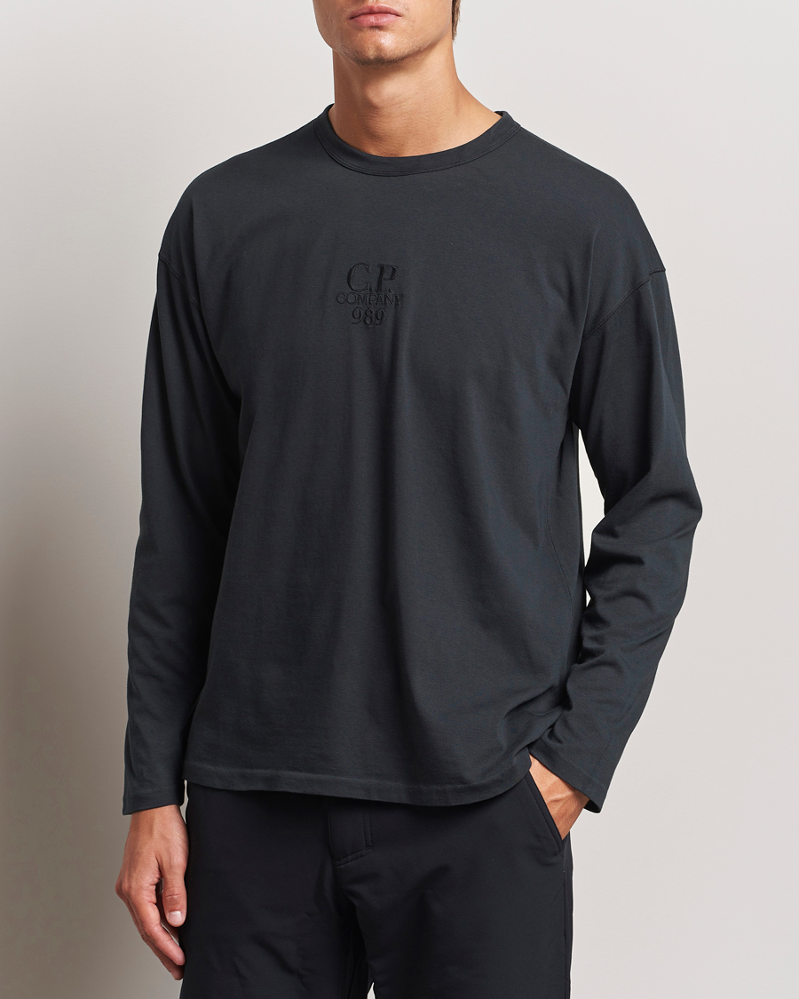 Herre | Langærmede t-shirts | C.P. Company | Box Fit Tonal Logo Long Sleeve T-shirt Washed Black