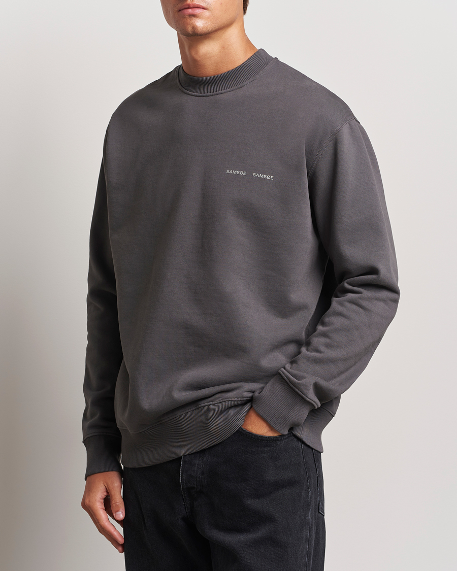 Herre | Sweatshirts | Samsøe Samsøe | Norsbro Crew Neck Sweatshirt Volcanic Ash