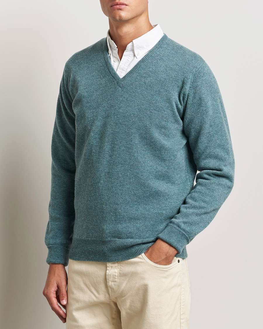 Herre | Nye varemærker | William Lockie | Rob Lambswool V-Neck Caspian