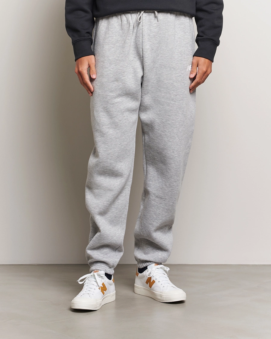Herre | Nye produktbilleder | New Balance | Essentials Fleece Sweatpants Athletic Grey