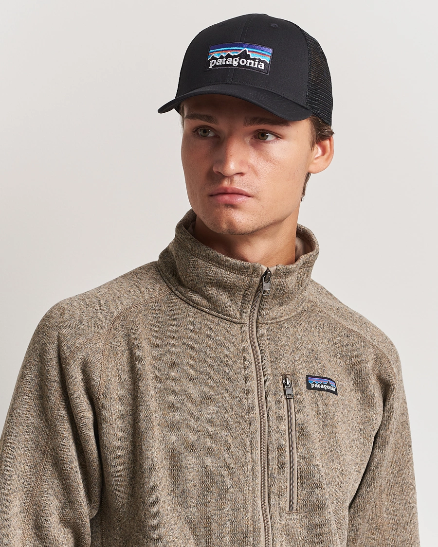 Herre |  | Patagonia | P-6 Logo LoPro Trucker Hat Black